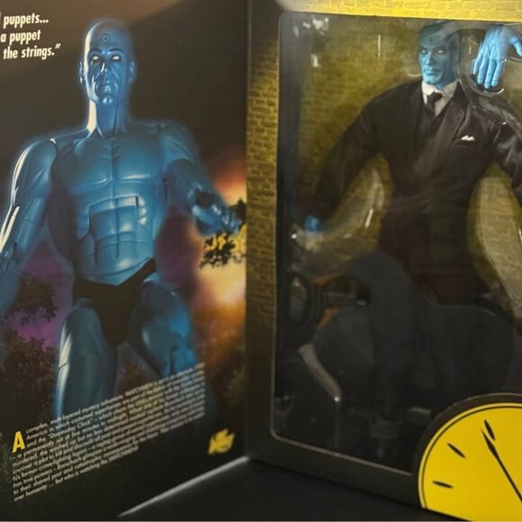 The Watchmen DCDirect Dr. Manhattan 1:6 Scale Deluxe Action Figure - Picture 2 of 5